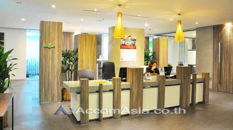  1  Office Space For Rent in Silom ,Bangkok BTS Sala Daeng at Silom Complex AA10757